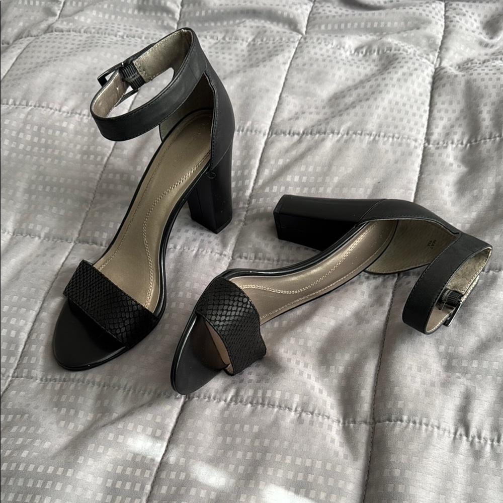 Tahari Black Block Heel Sandals